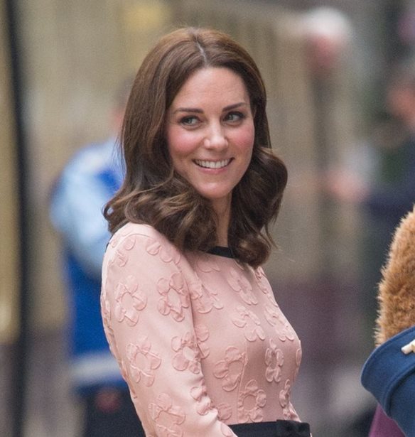 &#x393;&#x3B9;&#x3B1;&#x3C4;&#x3AF; &#x3B7; Kate Middleton &#x3B4;&#x3B5;&#x3BD; &#x3AD;&#x3C7;&#x3B5;&#x3B9; &#x3C0;&#x3BF;&#x3C4;&#x3AD; &#x3B2;&#x3B1;&#x3BC;&#x3BC;&#x3AD;&#x3BD;&#x3B1; &#x3BD;&#x3CD;&#x3C7;&#x3B9;&#x3B1;;