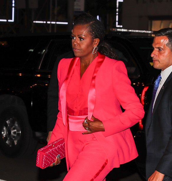 H Michelle Obama &#x3B1;&#x3C0;&#x3BF;&#x3BB;&#x3B1;&#x3BC;&#x3B2;&#x3AC;&#x3BD;&#x3B5;&#x3B9; &#x3C4;&#x3B9;&#x3C2; &#x3B4;&#x3B9;&#x3B1;&#x3BA;&#x3BF;&#x3C0;&#x3AD;&#x3C2; &#x3C4;&#x3B7;&#x3C2; &#x3C0;&#x3B1;&#x3C1;&#x3AD;&#x3B1; &#x3BC;&#x3B5; &#x3C4;&#x3BF;&#x3BD; Tom Hanks &#x3BA;&#x3B1;&#x3B9; &#x3C4;&#x3B7;&#x3BD; Rita Wilson