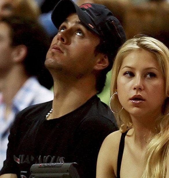 Enrique Iglesias &amp; Anna Kournikova | Δημοσίευσαν την πρώτη κοινή φωτογραφία των τεσσάρων παιδιών τους