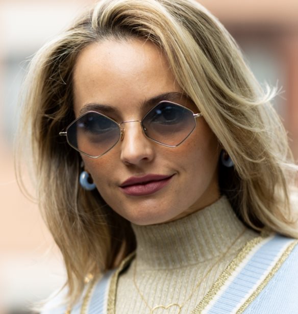 Butterfly Fringe | &#x3A4;&#x3BF; &#x3BA;&#x3BF;&#x3CD;&#x3C1;&#x3B5;&#x3BC;&#x3B1; &#x3C0;&#x3BF;&#x3C5; &#x3BA;&#x3BF;&#x3BB;&#x3B1;&#x3BA;&#x3B5;&#x3CD;&#x3B5;&#x3B9; &#x3BA;&#x3AC;&#x3B8;&#x3B5; &#x3C0;&#x3C1;&#x3CC;&#x3C3;&#x3C9;&#x3C0;&#x3BF;