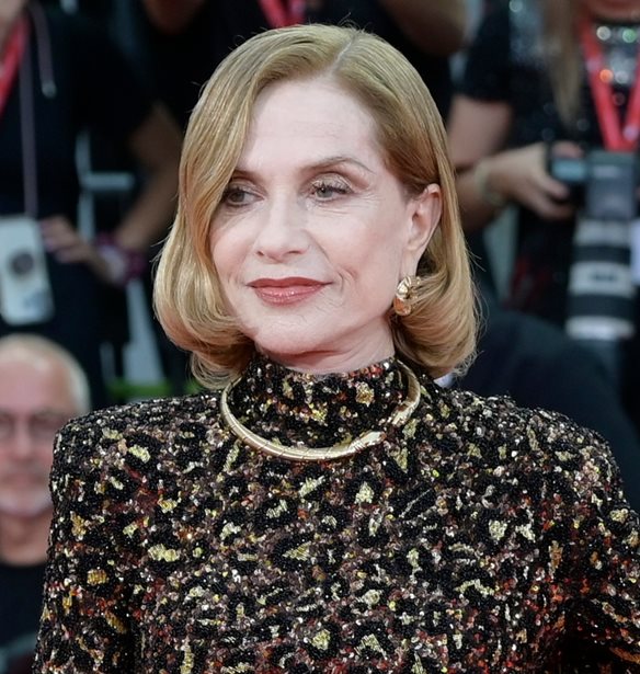 Isabelle Huppert | &#x39C;&#x3B5; &#x3B5;&#x3BD;&#x3C4;&#x3C5;&#x3C0;&#x3C9;&#x3C3;&#x3B9;&#x3B1;&#x3BA;&#x3CC; leopard Balenciaga &#x3C3;&#x3C4;&#x3BF; &#x3BA;&#x3CC;&#x3BA;&#x3BA;&#x3B9;&#x3BD;&#x3BF; &#x3C7;&#x3B1;&#x3BB;&#x3AF; &#x3C4;&#x3BF;&#x3C5; &#x3A6;&#x3B5;&#x3C3;&#x3C4;&#x3B9;&#x3B2;&#x3AC;&#x3BB; &#x39A;&#x3B9;&#x3BD;&#x3B7;&#x3BC;&#x3B1;&#x3C4;&#x3BF;&#x3B3;&#x3C1;&#x3AC;&#x3C6;&#x3BF;&#x3C5; &#x3C4;&#x3B7;&#x3C2; &#x392;&#x3B5;&#x3BD;&#x3B5;&#x3C4;&#x3AF;&#x3B1;&#x3C2;