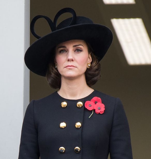 Kate Middleton: &#x388;&#x3BA;&#x3BF;&#x3C8;&#x3B5; &#x3C4;&#x3B1; &#x3BC;&#x3B1;&#x3BB;&#x3BB;&#x3B9;&#x3AC; &#x3C4;&#x3B7;&#x3C2; &#x3BA;&#x3BF;&#x3BD;&#x3C4;&#x3CC; &#x3BA;&#x3B1;&#x3C1;&#x3AD;;