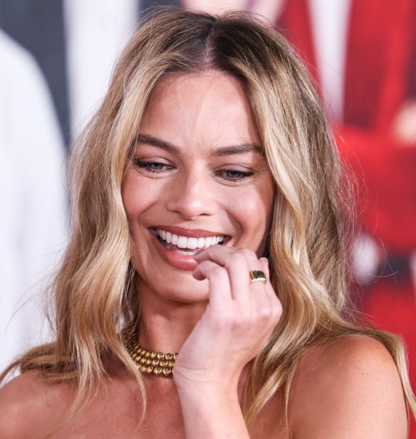 Tonal Mannequin Mani | &#x397; Margot Robbie &#x3BC;&#x3B5; &#x3BC;&#x3B1;&#x3BD;&#x3B9;&#x3BA;&#x3B9;&#x3BF;&#x3CD;&#x3C1; &#x3C3;&#x3C4;&#x3BF; &#x3C7;&#x3C1;&#x3CE;&#x3BC;&#x3B1; &#x3C4;&#x3BF;&#x3C5; &#x3B4;&#x3AD;&#x3C1;&#x3BC;&#x3B1;&#x3C4;&#x3BF;&#x3C2; - &#x3CC;,&#x3C4;&#x3B9; &#x3C0;&#x3B9;&#x3BF; &#x3BA;&#x3BF;&#x3BC;&#x3C8;&#x3CC; &#x3B5;&#x3AF;&#x3B4;&#x3B1;&#x3BC;&#x3B5; &#x3C3;&#x3AE;&#x3BC;&#x3B5;&#x3C1;&#x3B1;