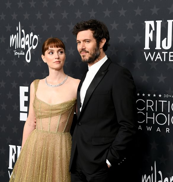 Critics&#x27; Choice Awards 2025 | &#x397; &#x3C3;&#x3C5;&#x3B3;&#x3BA;&#x3B9;&#x3BD;&#x3B7;&#x3C4;&#x3B9;&#x3BA;&#x3AE; &#x3B1;&#x3C6;&#x3B9;&#x3AD;&#x3C1;&#x3C9;&#x3C3;&#x3B7; &#x3BA;&#x3B1;&#x3B9; &#x3C4;&#x3BF; &#x3C4;&#x3C1;&#x3C5;&#x3C6;&#x3B5;&#x3C1;&#x3CC; &#x3C6;&#x3B9;&#x3BB;&#x3AF; &#x3C4;&#x3BF;&#x3C5; Adam Brody &#x3C3;&#x3C4;&#x3B7; &#x3B3;&#x3C5;&#x3BD;&#x3B1;&#x3AF;&#x3BA;&#x3B1; &#x3C4;&#x3B7;&#x3C2; &#x3B6;&#x3C9;&#x3AE;&#x3C2; &#x3C4;&#x3BF;&#x3C5;, Leighton Meester