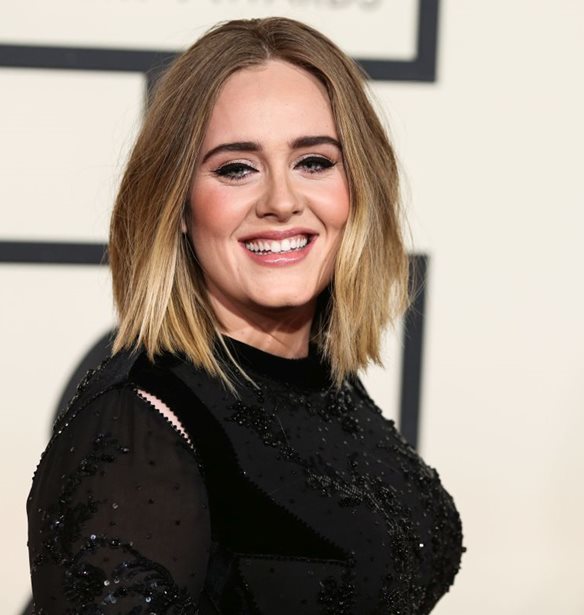 Adele: &quot;&#x395;&#x3AF;&#x3BC;&#x3B1;&#x3B9; &#x3B5;&#x3BE;&#x3B1;&#x3BD;&#x3C4;&#x3BB;&#x3B7;&#x3BC;&#x3AD;&#x3BD;&#x3B7;&quot;