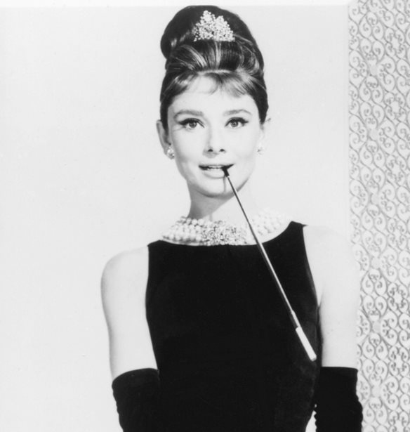 1926-2026 | Το μαύρο φόρεμα κλείνει 100 χρόνια ζωής - 26 ενδιαφέρουσες πληροφορίες που αξίζει να γνωρίζεις