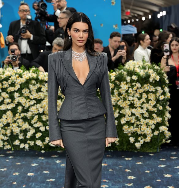 Met Gala 2025 | Τα glamorous beauty looks που συγκέντρωσαν όλα τα βλέμματα στο red carpet