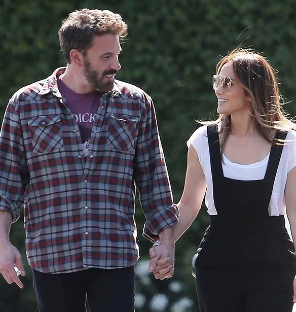 &quot;&#x394;&#x3B5;&#x3BD; &#x3B8;&#x3B1; &#x3BA;&#x3C1;&#x3B1;&#x3C4;&#x3AE;&#x3C3;&#x3B5;&#x3B9; &#x3C0;&#x3BF;&#x3BB;&#x3CD;&quot; | &#x39F; &#x3C0;&#x3C1;&#x3CE;&#x3B7;&#x3BD; &#x3C3;&#x3CD;&#x3B6;&#x3C5;&#x3B3;&#x3BF;&#x3C2; &#x3C4;&#x3B7;&#x3C2; Jennifer Lopez &#x3B4;&#x3B5;&#x3BD; &#x3B2;&#x3BB;&#x3AD;&#x3C0;&#x3B5;&#x3B9; &#x3BC;&#x3AD;&#x3BB;&#x3BB;&#x3BF;&#x3BD; &#x3C3;&#x3C4;&#x3BF;&#x3BD; &#x3B3;&#x3AC;&#x3BC;&#x3BF; &#x3C4;&#x3B7;&#x3C2; &#x3BC;&#x3B5; &#x3C4;&#x3BF;&#x3BD; Ben Affleck