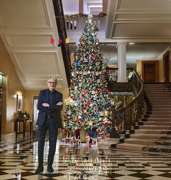 &#x39F; Sir Paul Smith &#x3B1;&#x3C0;&#x3BF;&#x3BA;&#x3AC;&#x3BB;&#x3C5;&#x3C8;&#x3B5; &#x3C4;&#x3BF; &#x3A7;&#x3C1;&#x3B9;&#x3C3;&#x3C4;&#x3BF;&#x3C5;&#x3B3;&#x3B5;&#x3BD;&#x3BD;&#x3B9;&#x3AC;&#x3C4;&#x3B9;&#x3BA;&#x3BF; &#x394;&#x3AD;&#x3BD;&#x3C4;&#x3C1;&#x3BF; &#x3C4;&#x3BF;&#x3C5; Claridge&#x2019;s 2024