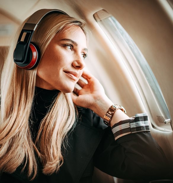 Flight mode | 3 SOS skincare tips &#x3B3;&#x3B9;&#x3B1; &#x3BD;&#x3B1; &#x3B5;&#x3AF;&#x3C3;&#x3B1;&#x3B9; &#x3C0;&#x3AC;&#x3BD;&#x3C4;&#x3BF;&#x3C4;&#x3B5; &#x3B5;&#x3BD;&#x3C5;&#x3B4;&#x3B1;&#x3C4;&#x3C9;&#x3BC;&#x3AD;&#x3BD;&#x3B7; &#x3B5;&#x3BD; &#x3CE;&#x3C1;&#x3B1; &#x3C0;&#x3C4;&#x3AE;&#x3C3;&#x3B7;&#x3C2;