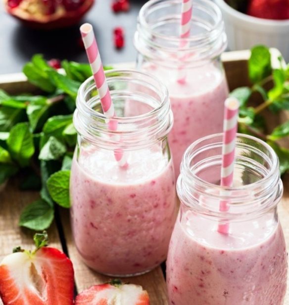 Απίθανο smoothie με βρώμη και φράουλα χωρίς λιπαρά