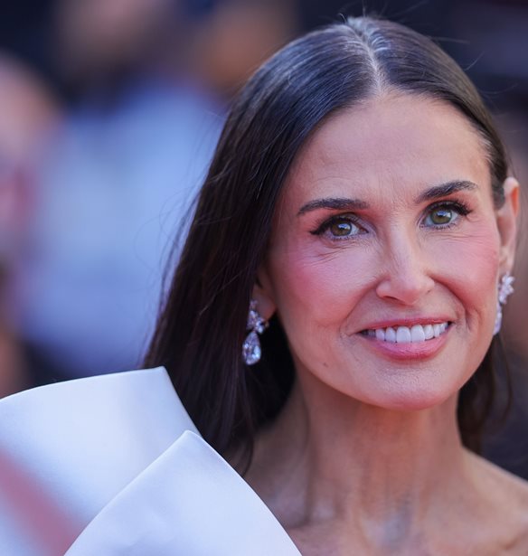 Demi Moore | &#x397; &#x3B5;&#x3BD;&#x3C4;&#x3C5;&#x3C0;&#x3C9;&#x3C3;&#x3B9;&#x3B1;&#x3BA;&#x3AE; &#x3C4;&#x3B7;&#x3C2; &#x3B5;&#x3BC;&#x3C6;&#x3AC;&#x3BD;&#x3B9;&#x3C3;&#x3B7; &#x3C3;&#x3C4;&#x3B7;&#x3BD; &#x3B1;&#x3B3;&#x3BA;&#x3B1;&#x3BB;&#x3B9;&#x3AC; &#x3C4;&#x3BF;&#x3C5; Jon Hamm