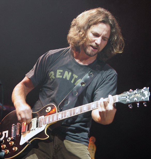 &#x38C;&#x3C4;&#x3B1;&#x3BD; &#x3BF; Eddie Vedder &#x3C3;&#x3C5;&#x3BC;&#x3B2;&#x3BF;&#x3CD;&#x3BB;&#x3B5;&#x3C8;&#x3B5; &#x3C4;&#x3BF;&#x3BD; Bradley Cooper &#x3B3;&#x3B9;&#x3B1; &#x3C4;&#x3B7;&#x3BD; &#x3C4;&#x3B1;&#x3B9;&#x3BD;&#x3AF;&#x3B1; &quot;A Star Is Born&quot;