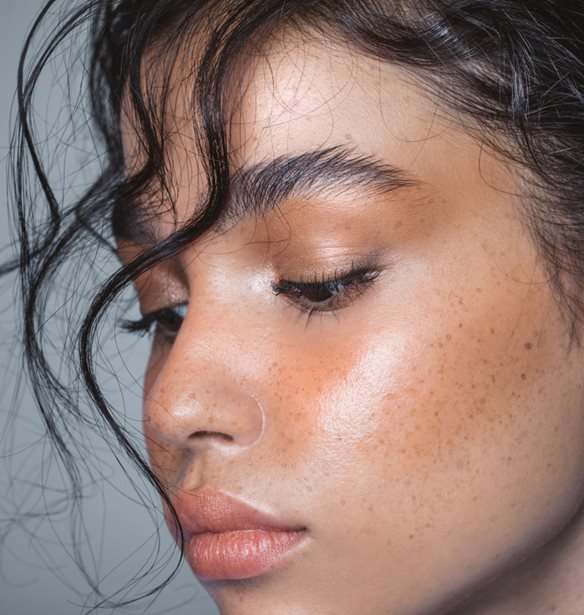 Skinimalism | &#x3A4;&#x3BF; skincare trend &#x3C0;&#x3BF;&#x3C5; &#x3C0;&#x3C1;&#x3BF;&#x3B2;&#x3BB;&#x3AD;&#x3C0;&#x3B5;&#x3C4;&#x3B1;&#x3B9; &#x3BD;&#x3B1; &#x3BA;&#x3C5;&#x3C1;&#x3B9;&#x3B1;&#x3C1;&#x3C7;&#x3AE;&#x3C3;&#x3B5;&#x3B9; &#x3C4;&#x3BF; &#x1FBD;22