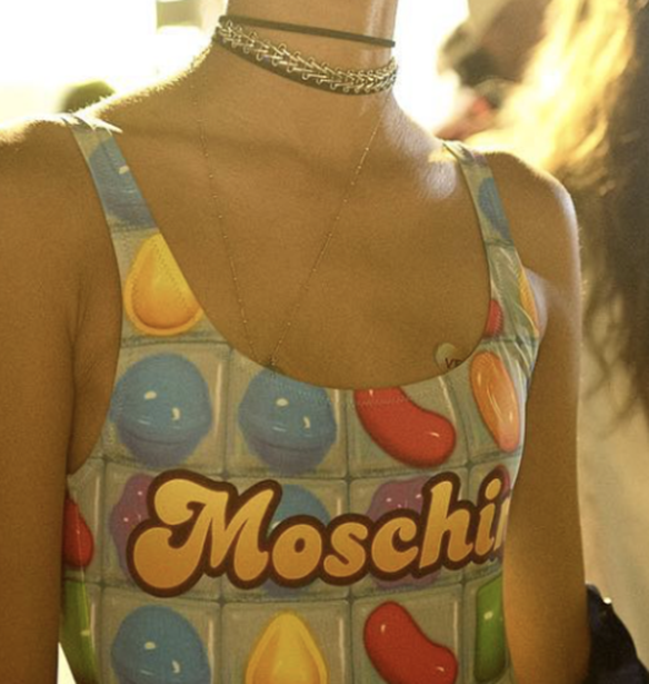MoschinoxCandyCrush: H &#x3C0;&#x3B9;&#x3BF; playful, &#x3C0;&#x3BF;&#x3BB;&#x3CD;&#x3C7;&#x3C1;&#x3C9;&#x3BC;&#x3B7; &#x3BA;&#x3B1;&#x3B9; &#x3B3;&#x3BB;&#x3C5;&#x3BA;&#x3B9;&#x3AC; &#x3C3;&#x3C5;&#x3BD;&#x3B5;&#x3C1;&#x3B3;&#x3B1;&#x3C3;&#x3AF;&#x3B1; &#x3C0;&#x3BF;&#x3C5; &#x3AD;&#x3B3;&#x3B9;&#x3BD;&#x3B5; &#x3C0;&#x3BF;&#x3C4;&#x3AD;!