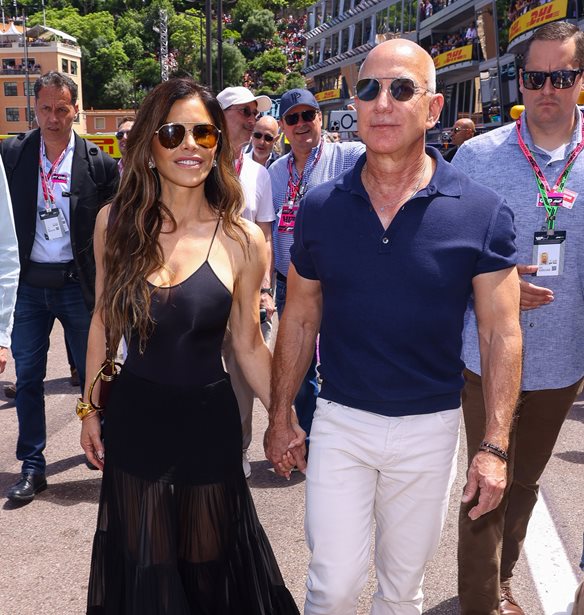 Jeff Bezos &amp; Lauren Sanchez | &#x388;&#x3C4;&#x3BF;&#x3B9;&#x3BC;&#x3BF;&#x3B9; &#x3BD;&#x3B1; &#x3C5;&#x3C0;&#x3BF;&#x3B3;&#x3C1;&#x3AC;&#x3C8;&#x3BF;&#x3C5;&#x3BD; &#x3C4;&#x3BF; &quot;&#x3C0;&#x3C1;&#x3C9;&#x3C4;&#x3BF;&#x3C6;&#x3B1;&#x3BD;&#x3AD;&#x3C2;&quot; &#x3C0;&#x3C1;&#x3BF;&#x3B3;&#x3B1;&#x3BC;&#x3B9;&#x3B1;&#x3AF;&#x3BF; &#x3C3;&#x3C5;&#x3BC;&#x3B2;&#x3CC;&#x3BB;&#x3B1;&#x3B9;&#x3BF;