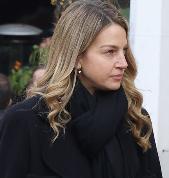 Χρυσή Βαρδινογιάννη | Το φόρεμα με κλασσικό κόψιμο από το brand που λατρεύει η Kate Middleton