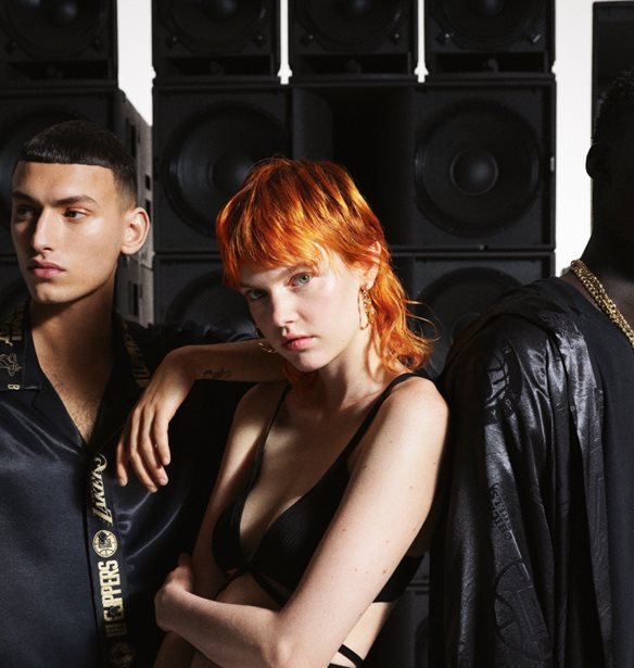 Bershka | &#x397; &#x3BD;&#x3AD;&#x3B1; capsule &#x3C3;&#x3C5;&#x3BB;&#x3BB;&#x3BF;&#x3B3;&#x3AE; &#x3B5;&#x3BC;&#x3C0;&#x3BD;&#x3B5;&#x3C5;&#x3C3;&#x3BC;&#x3AD;&#x3BD;&#x3B7; &#x3B1;&#x3C0;&#x3CC; &#x3C4;&#x3BF; &#x3C0;&#x3B1;&#x3B9;&#x3C7;&#x3BD;&#x3AF;&#x3B4;&#x3B9; &#x3B3;&#x3B9;&#x3B1; &#x3C0;&#x3C1;&#x3C9;&#x3C4;&#x3B1;&#x3B8;&#x3BB;&#x3B7;&#x3C4;&#x3AD;&#x3C2;