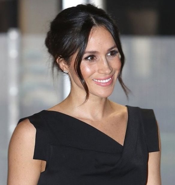 &#x397; &#x3BF;&#x3BC;&#x3BF;&#x3B9;&#x3CC;&#x3C4;&#x3B7;&#x3C4;&#x3B1; &#x3B5;&#x3BD;&#x3CC;&#x3C2; plus size &#x3BC;&#x3BF;&#x3BD;&#x3C4;&#x3AD;&#x3BB;&#x3BF;&#x3C5; &#x3BC;&#x3B5; &#x3C4;&#x3B7;&#x3BD; Meghan Markle