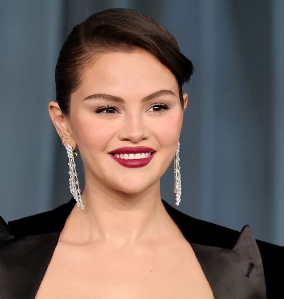 &#x3A4;&#x3AD;&#x3C3;&#x3C3;&#x3B5;&#x3C1;&#x3B1; elegant &#x3BA;&#x3BF;&#x3C5;&#x3C1;&#x3AD;&#x3BC;&#x3B1;&#x3C4;&#x3B1; &#x3C0;&#x3BF;&#x3C5; &#x3B1;&#x3BD;&#x3B1;&#x3B4;&#x3B5;&#x3B9;&#x3BA;&#x3BD;&#x3CD;&#x3BF;&#x3C5;&#x3BD; &#x3C4;&#x3B9;&#x3C2; &#x3B3;&#x3C5;&#x3BD;&#x3B1;&#x3AF;&#x3BA;&#x3B5;&#x3C2; &#x3BC;&#x3B5; &#x3C3;&#x3C4;&#x3C1;&#x3BF;&#x3B3;&#x3B3;&#x3C5;&#x3BB;&#x3CC; &#x3C0;&#x3C1;&#x3CC;&#x3C3;&#x3C9;&#x3C0;&#x3BF;