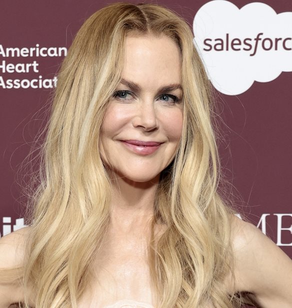Nicole Kidman | &#x397; &#x3B1;&#x3C0;&#x3AF;&#x3C3;&#x3C4;&#x3B5;&#x3C5;&#x3C4;&#x3B7; &#x3BC;&#x3B5;&#x3C4;&#x3B1;&#x3BC;&#x3CC;&#x3C1;&#x3C6;&#x3C9;&#x3C3;&#x3AE; &#x3C4;&#x3B7;&#x3C2; &#x3B3;&#x3B9;&#x3B1; &#x3C4;&#x3B7; &#x3C3;&#x3B5;&#x3B9;&#x3C1;&#x3AC; Nine Perfect Strangers