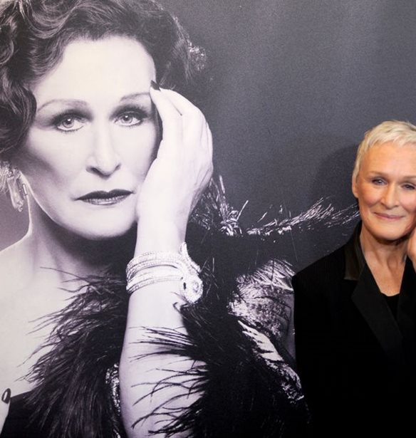 Glenn Close: &#x394;&#x3B9;&#x3AD;&#x3BA;&#x3BF;&#x3C8;&#x3B5; &#x3C4;&#x3B7;&#x3BD; &#x3C0;&#x3B1;&#x3C1;&#x3AC;&#x3C3;&#x3C4;&#x3B1;&#x3C3;&#x3B7; &#x3B3;&#x3B9;&#x3B1; &#x3BD;&#x3B1; &#x3B5;&#x3C0;&#x3B9;&#x3C0;&#x3BB;&#x3AE;&#x3BE;&#x3B5;&#x3B9; &#x3B8;&#x3B5;&#x3B1;&#x3C4;&#x3AE; &#x3C0;&#x3BF;&#x3C5; &#x3AD;&#x3B2;&#x3B3;&#x3B1;&#x3B6;&#x3B5; &#x3C6;&#x3C9;&#x3C4;&#x3BF;&#x3B3;&#x3C1;&#x3B1;&#x3C6;&#x3AF;&#x3B5;&#x3C2;