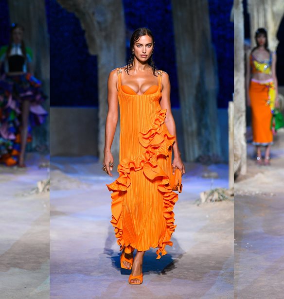 #Versaceapolis: Η SS21 συλλογή του οίκου Versace ήταν μία ωδή στον μυστηριώδη κόσμο του βυθού