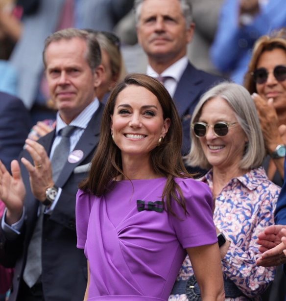 &#x397; Kate Middleton &#x3B5;&#x3C0;&#x3AD;&#x3C3;&#x3C4;&#x3C1;&#x3B5;&#x3C8;&#x3B5; &#x3C3;&#x3C4;&#x3BF; Wimbledon | &#x39C;&#x3B1;&#x3B6;&#x3AF; &#x3C4;&#x3B7;&#x3C2; &#x3B7; &#x3C0;&#x3C1;&#x3B9;&#x3B3;&#x3BA;&#x3AF;&#x3C0;&#x3B9;&#x3C3;&#x3C3;&#x3B1; Charlotte