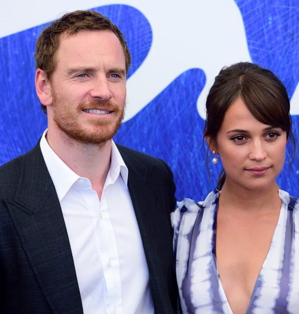 Alicia Vikander- Michael Fassbender: &#x3A0;&#x3B1;&#x3BD;&#x3C4;&#x3C1;&#x3B5;&#x3CD;&#x3BF;&#x3BD;&#x3C4;&#x3B1;&#x3B9; &#x3C3;&#x3C4;&#x3B7;&#x3BD; &#x38A;&#x3BC;&#x3C0;&#x3B9;&#x3B6;&#x3B1; &#x3C4;&#x3BF;&#x3BD; &#x39F;&#x3BA;&#x3C4;&#x3CE;&#x3B2;&#x3C1;&#x3B7; (;)