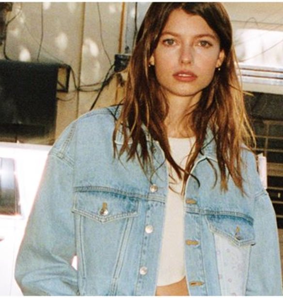 Οι τάσεις του denim που αναβαθμίζουν το στιλ της άνοιξης