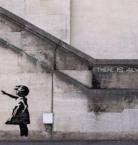 &#x3A4;&#x3BF; &#x3BD;&#x3AD;&#x3BF; &#x3AD;&#x3C1;&#x3B3;&#x3BF; &#x3C4;&#x3BF;&#x3C5; Banksy &#x3C3;&#x3C4;&#x3B7;&#x3C1;&#x3AF;&#x3B6;&#x3B5;&#x3B9; &#x3C4;&#x3BF; &#x395;&#x3B8;&#x3BD;&#x3B9;&#x3BA;&#x3CC; &#x3A3;&#x3CD;&#x3C3;&#x3C4;&#x3B7;&#x3BC;&#x3B1; &#x3A5;&#x3B3;&#x3B5;&#x3AF;&#x3B1;&#x3C2;