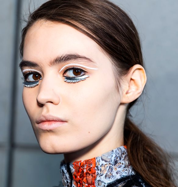 Eyeliner: &#x39E;&#x3AD;&#x3C7;&#x3B1;&#x3C3;&#x3B5; &#x3CC;&#x3C3;&#x3B1; &#x3BE;&#x3AD;&#x3C1;&#x3B5;&#x3B9;&#x3C2;. &#x39F; &#x3C4;&#x3C1;&#x3CC;&#x3C0;&#x3BF;&#x3C2; &#x3B5;&#x3C6;&#x3B1;&#x3C1;&#x3BC;&#x3BF;&#x3B3;&#x3AE;&#x3C2; &#x3C4;&#x3BF;&#x3C5; &#x3B1;&#x3BB;&#x3BB;&#x3AC;&#x3B6;&#x3B5;&#x3B9;!