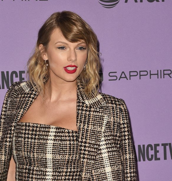 &#x3A4;aylor Swift: &quot;&#x397; Kravitz &#x3B5;&#x3AF;&#x3BD;&#x3B1;&#x3B9; &#x3B7; Catwoman &#x3C4;&#x3C9;&#x3BD; &#x3BF;&#x3BD;&#x3B5;&#x3AF;&#x3C1;&#x3C9;&#x3BD; &#x3BC;&#x3BF;&#x3C5;&quot;