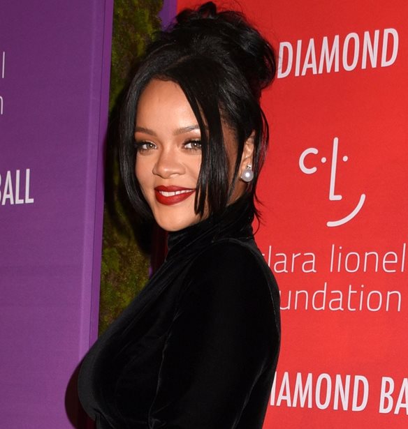 &#x397; Rihanna &#x3BC;&#x3B5; &#x3B1;&#x3C6;&#x3AD;&#x3BB;&#x3B5;&#x3B9;&#x3B5;&#x3C2;! &#x391;&#x3C6;&#x3BF;&#x3CD; &#x3C5;&#x3C0;&#x3AD;&#x3BA;&#x3C5;&#x3C8;&#x3B5; &#x3BA;&#x3B9; &#x3B1;&#x3C5;&#x3C4;&#x3AE;&#x2026;