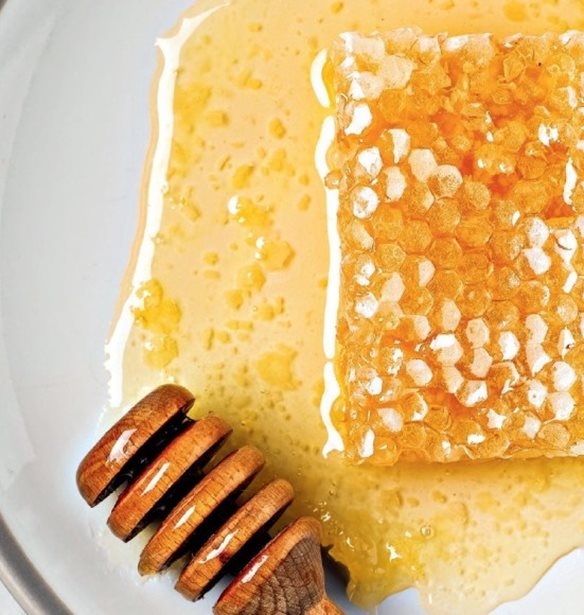 Πειράζει αν ζαχαρώσει το μέλι και ποια είναι τα βασικά του συστατικά;