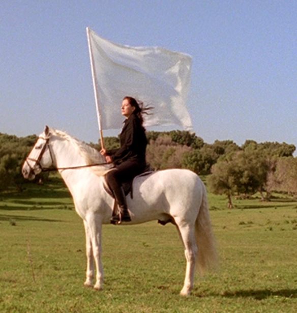 &#x397; Marina Abramovic &#x3C0;&#x3B1;&#x3C1;&#x3BF;&#x3C5;&#x3C3;&#x3B9;&#x3AC;&#x3B6;&#x3B5;&#x3B9; &#x3C4;&#x3BF; &#x3C0;&#x3C1;&#x3CE;&#x3C4;&#x3BF; &#x3C4;&#x3B7;&#x3C2; NFT