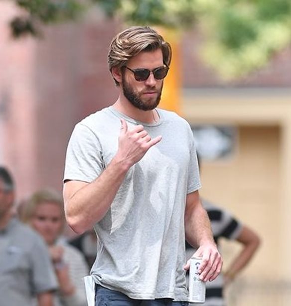 Justin Timberlake-Liam Hemsworth: &#x3A0;&#x3BF;&#x3CD; &#x3C4;&#x3BF;&#x3C5;&#x3C2; &#x3B5;&#x3BD;&#x3C4;&#x3CC;&#x3C0;&#x3B9;&#x3C3;&#x3B5; &#x3BF; &#x3C6;&#x3C9;&#x3C4;&#x3BF;&#x3B3;&#x3C1;&#x3B1;&#x3C6;&#x3B9;&#x3BA;&#x3CC;&#x3C2; &#x3C6;&#x3B1;&#x3BA;&#x3CC;&#x3C2;;