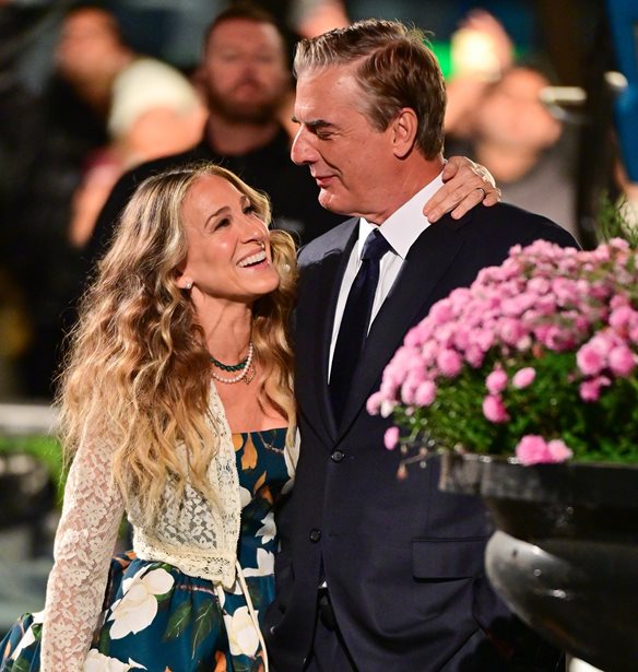 "Τελείωσε" | Το αιχμηρό μήνυμα του Chris Noth για τη Sarah Jessica Parker