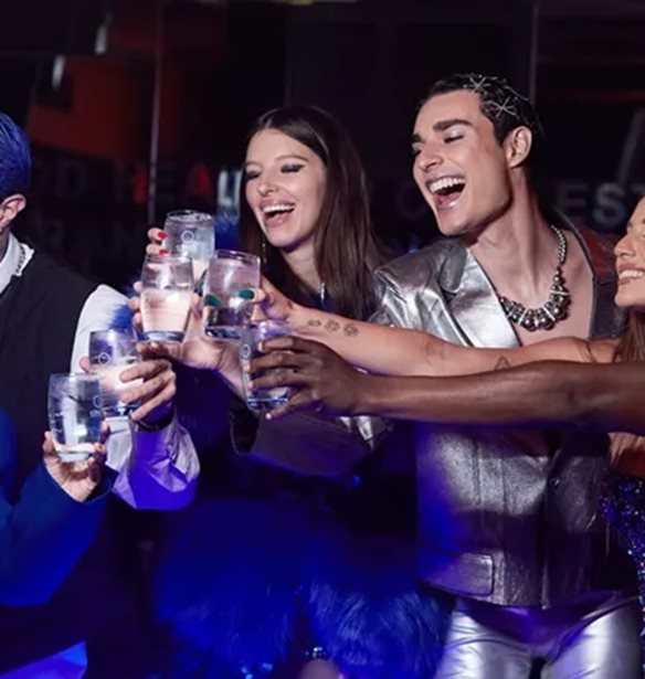 Festive in the city | &#x3A0;&#x3BF;&#x3B9;&#x3B1; &#x3B5;&#x3AF;&#x3BD;&#x3B1;&#x3B9; &#x3C4;&#x3B1; &#x3B5;&#x3AF;&#x3B4;&#x3B7; &#x3B4;&#x3B9;&#x3B1;&#x3C3;&#x3BA;&#x3AD;&#x3B4;&#x3B1;&#x3C3;&#x3B7;&#x3C2; &#x3C3;&#x3C4;&#x3B7;&#x3BD; &#x3C0;&#x3CC;&#x3BB;&#x3B7;;