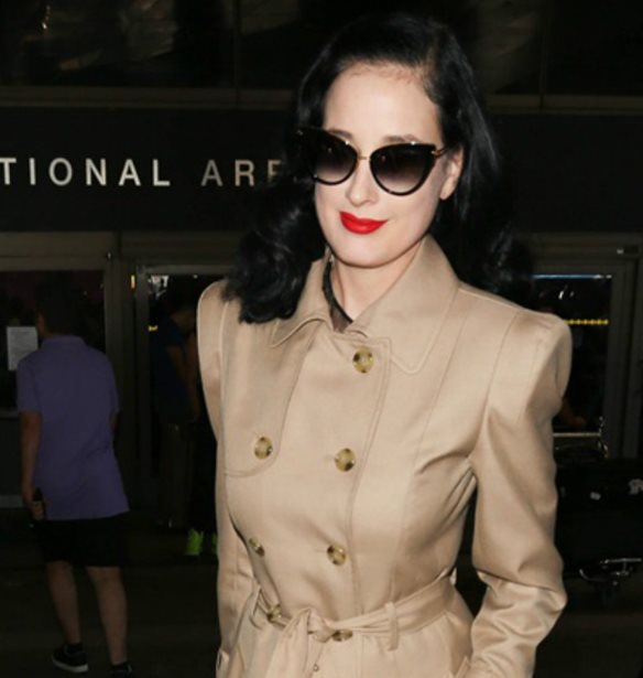 Dita Von Teese - Monica Bellucci: &#x3A0;&#x3BF;&#x3CD; &#x3C4;&#x3B9;&#x3C2; &#x3B5;&#x3BD;&#x3C4;&#x3CC;&#x3C0;&#x3B9;&#x3C3;&#x3B5; &#x3BF; &#x3C6;&#x3C9;&#x3C4;&#x3BF;&#x3B3;&#x3C1;&#x3B1;&#x3C6;&#x3B9;&#x3BA;&#x3CC;&#x3C2; &#x3C6;&#x3B1;&#x3BA;&#x3CC;&#x3C2;;