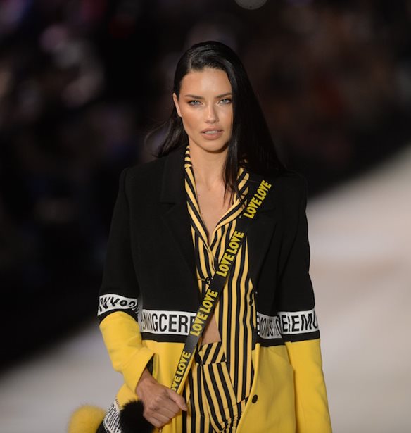 Adriana Lima -Andrew Garfield: &#x3A0;&#x3BF;&#x3CD; &#x3C4;&#x3BF;&#x3C5;&#x3C2; &#x3B5;&#x3BD;&#x3C4;&#x3CC;&#x3C0;&#x3B9;&#x3C3;&#x3B5; &#x3BF; &#x3C6;&#x3C9;&#x3C4;&#x3BF;&#x3B3;&#x3C1;&#x3B1;&#x3C6;&#x3B9;&#x3BA;&#x3CC;&#x3C2; &#x3C6;&#x3B1;&#x3BA;&#x3CC;&#x3C2;;