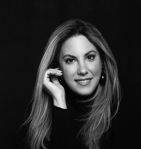 Mary Katrantzou | &quot;&#x397; &#x3BC;&#x3CC;&#x3B4;&#x3B1; &#x3B5;&#x3AF;&#x3BD;&#x3B1;&#x3B9; &#x3AD;&#x3BD;&#x3B1; &#x3C0;&#x3BF;&#x3BB;&#x3CD;&#x3C4;&#x3B9;&#x3BC;&#x3BF; &#x3B5;&#x3C1;&#x3B3;&#x3B1;&#x3BB;&#x3B5;&#x3AF;&#x3BF; &#x3B5;&#x3BD;&#x3B4;&#x3C5;&#x3BD;&#x3AC;&#x3BC;&#x3C9;&#x3C3;&#x3B7;&#x3C2; &#x3C4;&#x3B7;&#x3C2; &#x3B3;&#x3C5;&#x3BD;&#x3B1;&#x3AF;&#x3BA;&#x3B1;&#x3C2;&quot;