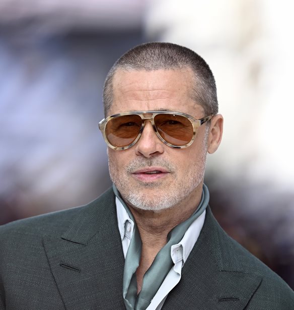 &quot;&#x3A7;&#x3C1;&#x3B5;&#x3B9;&#x3B1;&#x3B6;&#x3CC;&#x3BC;&#x3BF;&#x3C5;&#x3BD; &#x3BC;&#x3AF;&#x3B1; &#x3B5;&#x3C0;&#x3B1;&#x3BD;&#x3B5;&#x3BA;&#x3BA;&#x3AF;&#x3BD;&#x3B7;&#x3C3;&#x3B7;&quot; | &#x39F; Brad Pitt &#x3C0;&#x3B5;&#x3C1;&#x3B9;&#x3B3;&#x3C1;&#x3AC;&#x3C6;&#x3B5;&#x3B9; &#x3C4;&#x3B7;&#x3BD; &#x3B5;&#x3BC;&#x3C0;&#x3B5;&#x3B9;&#x3C1;&#x3AF;&#x3B1; &#x3C4;&#x3BF;&#x3C5; &#x3B1;&#x3C0;&#x3CC; &#x3C4;&#x3BF;&#x3C5;&#x3C2; &#x391;&#x3BD;&#x3CE;&#x3BD;&#x3C5;&#x3BC;&#x3BF;&#x3C5;&#x3C2; &#x391;&#x3BB;&#x3BA;&#x3BF;&#x3BF;&#x3BB;&#x3B9;&#x3BA;&#x3BF;&#x3CD;&#x3C2;