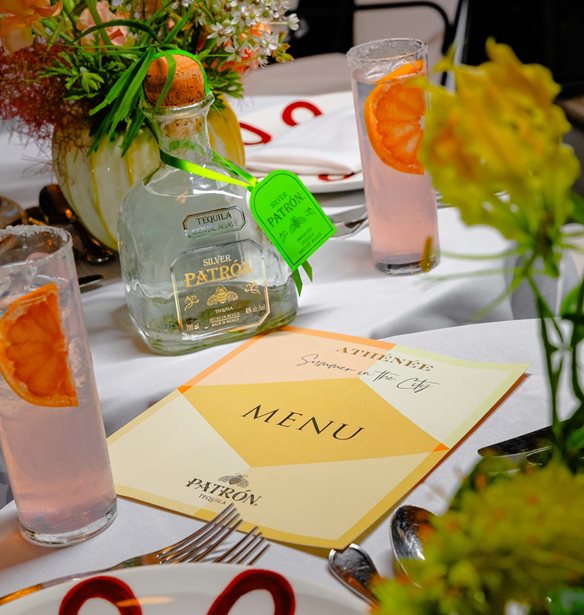 Summer In The City | &#x3A1;&#x3B1;&#x3BD;&#x3C4;&#x3B5;&#x3B2;&#x3BF;&#x3CD; &#x3C3;&#x3C4;&#x3BF; Ath&#xE9;n&#xE9;e &#x3B3;&#x3B9;&#x3B1; dinner &#x3BA;&#x3B1;&#x3B9; Paloma cocktails &#x3BC;&#x3B5; Patr&#xF3;n super premium &#x3C4;&#x3B5;&#x3BA;&#x3AF;&#x3BB;&#x3B1;