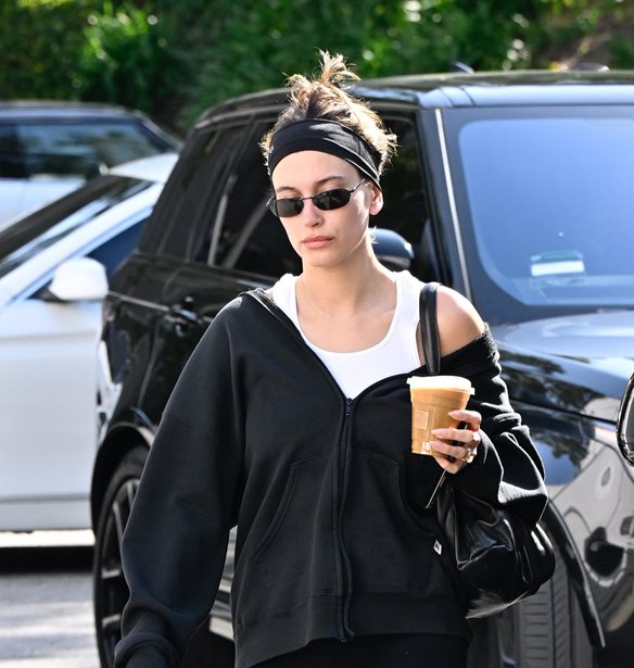 Hailey Bieber | A&#x3C0;&#x3BF;&#x3BA;&#x3B1;&#x3BB;&#x3CD;&#x3C0;&#x3C4;&#x3B5;&#x3B9; &#x3C3;&#x3C4;&#x3BF; TikTok &#x3C4;&#x3B7; &#x3C3;&#x3C5;&#x3BD;&#x3C4;&#x3B1;&#x3B3;&#x3AE; &#x3B3;&#x3B9;&#x3B1; &#x3C4;&#x3BF; &#x3C1;&#x3CC;&#x3C6;&#x3B7;&#x3BC;&#x3B1; &#x3C0;&#x3BF;&#x3C5; &#x3C0;&#x3AF;&#x3BD;&#x3B5;&#x3B9; &#x3BA;&#x3B1;&#x3B9; &#x3C4;&#x3B7; &#x3B4;&#x3B9;&#x3B1;&#x3C4;&#x3B7;&#x3C1;&#x3B5;&#x3AF; &#x3C3;&#x3B5; &#x3C6;&#x3CC;&#x3C1;&#x3BC;&#x3B1;