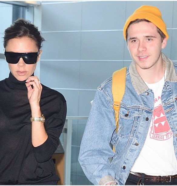 H Victoria Beckham &#x3C3;&#x3C7;&#x3BF;&#x3BB;&#x3B9;&#x3AC;&#x3B6;&#x3B5;&#x3B9; &#x3BC;&#x3B5; &#x3C4;&#x3BF;&#x3BD; &#x3C0;&#x3B9;&#x3BF; &#x3B1;&#x3C3;&#x3C4;&#x3B5;&#x3AF;&#x3BF; &#x3C4;&#x3C1;&#x3CC;&#x3C0;&#x3BF; &#x3C4;&#x3BF; &#x3BD;&#x3AD;&#x3BF; hairstyle &#x3C4;&#x3BF;&#x3C5; &#x3B3;&#x3B9;&#x3BF;&#x3C5; &#x3C4;&#x3B7;&#x3C2;