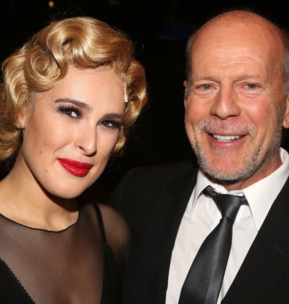 Rumer Willis | &#x391;&#x3BD;&#x3B5;&#x3B2;&#x3AC;&#x3B6;&#x3B5;&#x3B9; &#x3C6;&#x3C9;&#x3C4;&#x3BF;&#x3B3;&#x3C1;&#x3B1;&#x3C6;&#x3AF;&#x3B5;&#x3C2; &#x3BC;&#x3B5; &#x3C4;&#x3B7;&#x3BD; &#x3BA;&#x3CC;&#x3C1;&#x3B7; &#x3C4;&#x3B7;&#x3C2;, Louetta &#x3BA;&#x3B1;&#x3B9; &#x3CC;&#x3BB;&#x3BF;&#x3B9; &#x3C0;&#x3C1;&#x3BF;&#x3C3;&#x3AD;&#x3C7;&#x3BF;&#x3C5;&#x3BD; &#x3C4;&#x3BF; &#x3AF;&#x3B4;&#x3B9;&#x3BF; &#x3C0;&#x3C1;&#x3AC;&#x3B3;&#x3BC;&#x3B1;