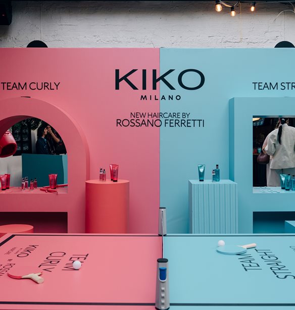 Curly vs. Straight | H KIKO MILANO &#x3C0;&#x3B1;&#x3C1;&#x3BF;&#x3C5;&#x3C3;&#x3AF;&#x3B1;&#x3C3;&#x3B5; &#x3C4;&#x3B9;&#x3C2; &#x3C3;&#x3B5;&#x3B9;&#x3C1;&#x3AD;&#x3C2; Haircare by Rossano Ferretti &#x3BC;&#x3B5; &#x3AD;&#x3BD;&#x3B1; &#x3BC;&#x3BF;&#x3BD;&#x3B1;&#x3B4;&#x3B9;&#x3BA;&#x3CC; beauty event