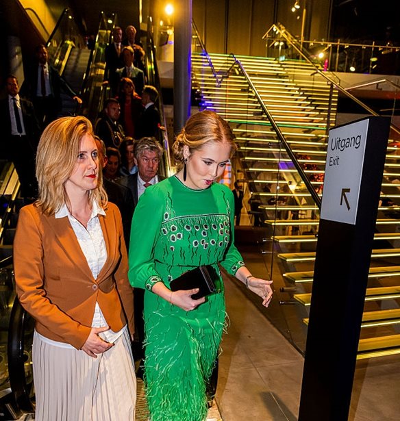 Πριγκίπισσα  Amalia | Πώς ανακύκλωσε ιστορικό φόρεμα της γιαγιάς της και της μητέρας της, βασίλισσας Maxima