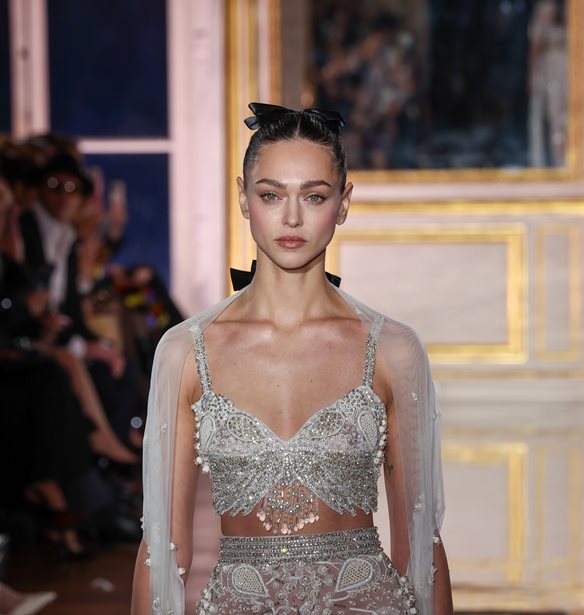 5 serums που θα μεταμορφώσουν τις βλεφαρίδες σου